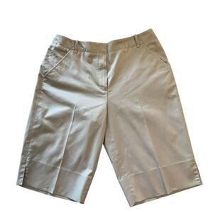 Foxcroft wrinkle free khaki shorts size 8